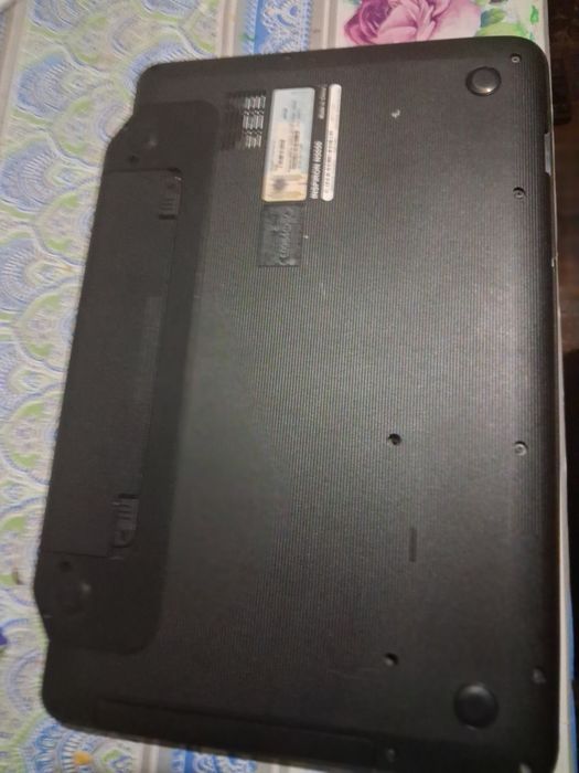 Laptop Dell Inspiron N5050