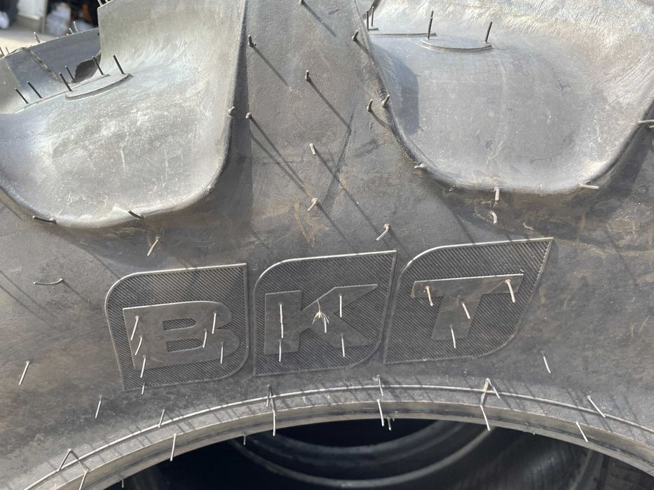 340/85R28 Cauciucuri noi BKT RADIALE livrare rapida AGRIMAX 13.6-28