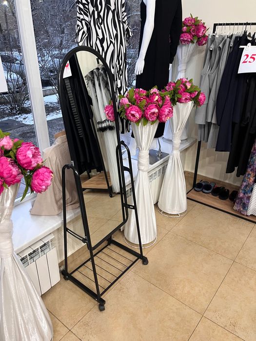 Мебель в магазин