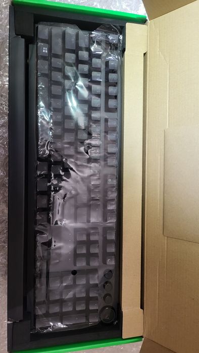 Нова Топ оптична клавиатура Razer Huntsman V2 red switches червени