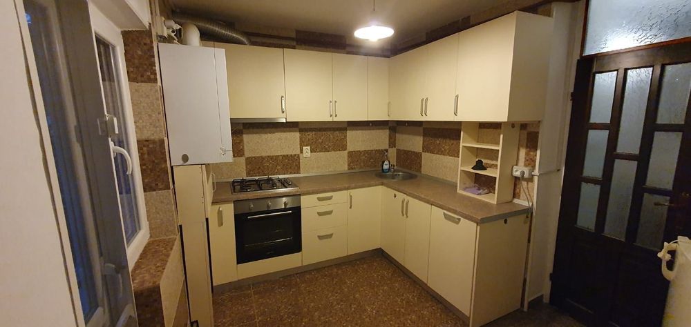 Închiriez apartament 3 camere Aradului vest