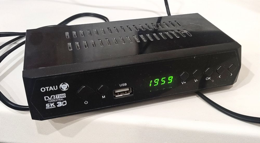 Телевизор+ПРИСТАВКА 23 канала