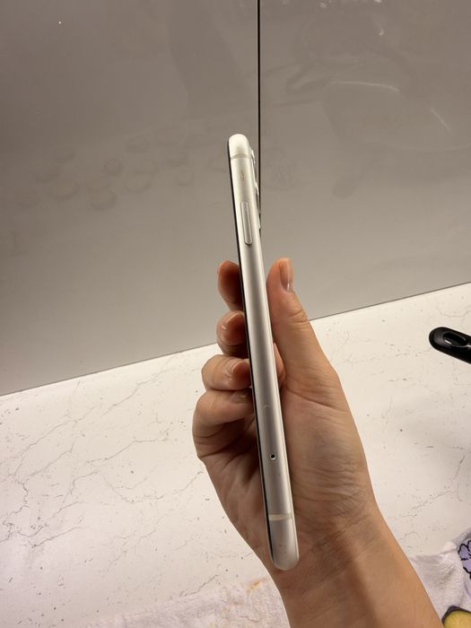 Продам iphone 11, 128 gb белый
