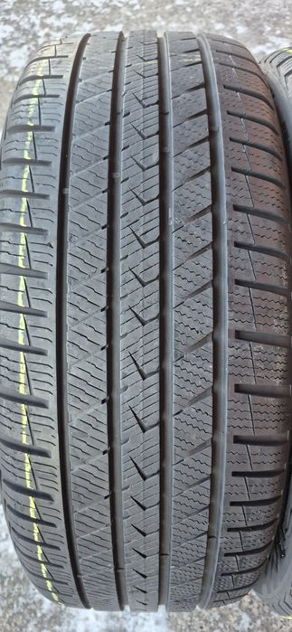 4 anvelope M+S Vredestein 225/45/19.Pretul este pe bucata.