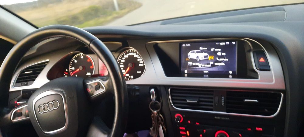 Vand Audi A4 B8 din anul 2011 cu motor de 2.0 diesel