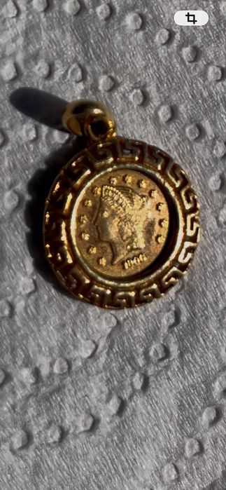 Monede aur in medalion Versace