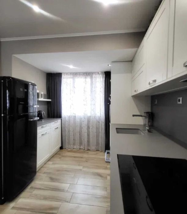 Продава се Тристаен апартамент в Пловдив, Кършияка - 104 кв.м за 1712 €/кв.м - Снимка #2