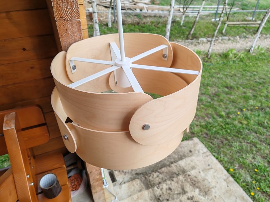 Lustra din lemn ... Nouă