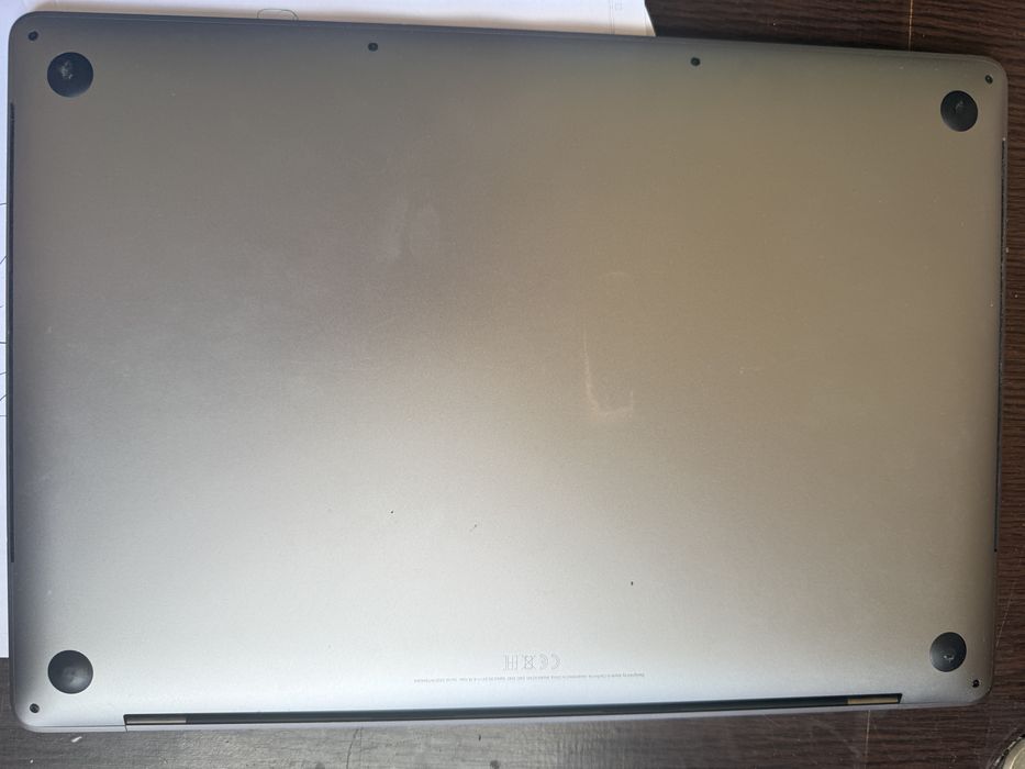Macbook Pro 16 inch 2019, 16 ram, 512 ssd