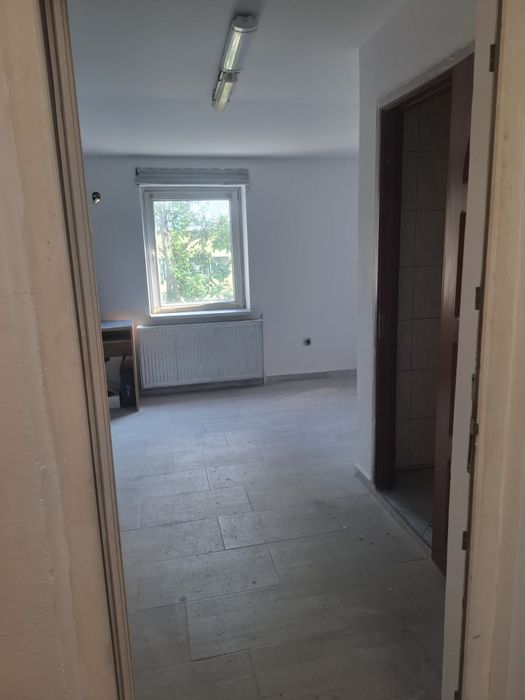 Inchiriez  7 camere- 1  Decembrie