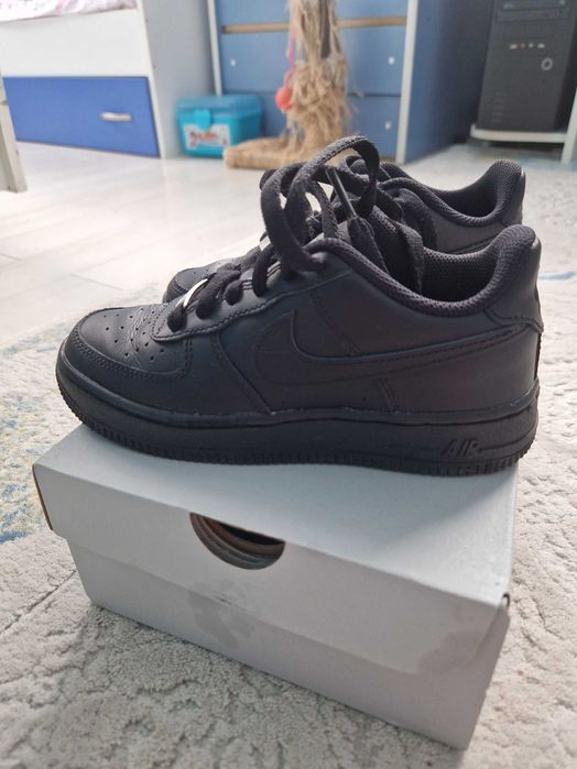 Детски маратонки Nike AIR FORCE 1