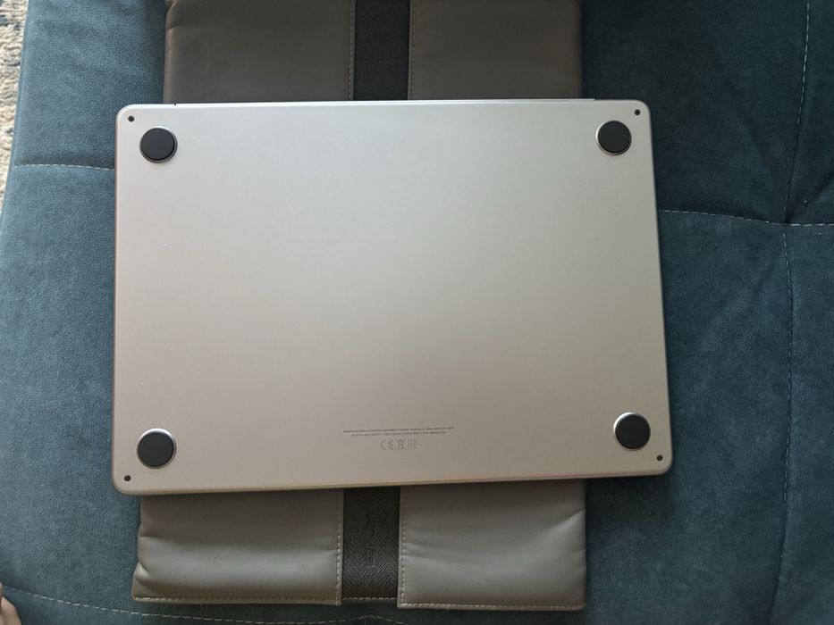 MacBook Air M2 (2022)
