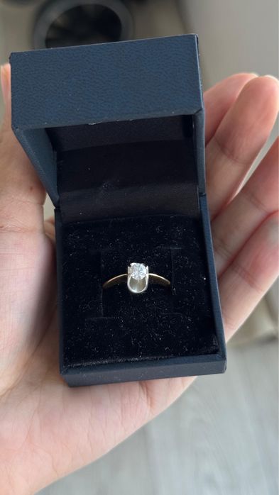 Золото. Золотое кольцо с бриллиантом