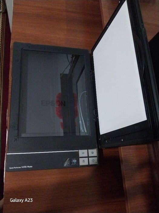 Epson v370 skaner sotiladi.ko'p ishlatilmagan.kafolat beriladi.