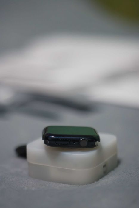 Apple Watch 8 98% baterie