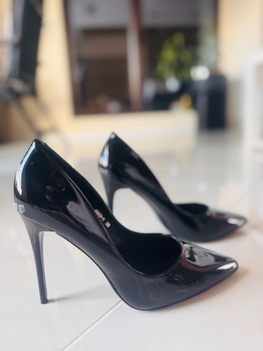 Лачени обувки от еко кожа 38 номер