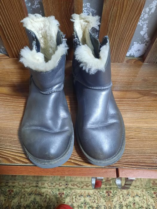 Продам угги кожаные