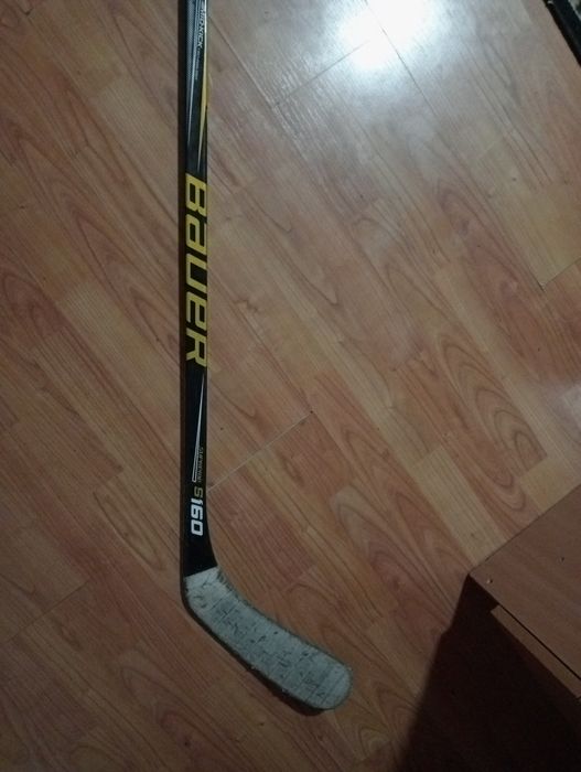 Обменяю клюшку Bauer левый хват на правый хват