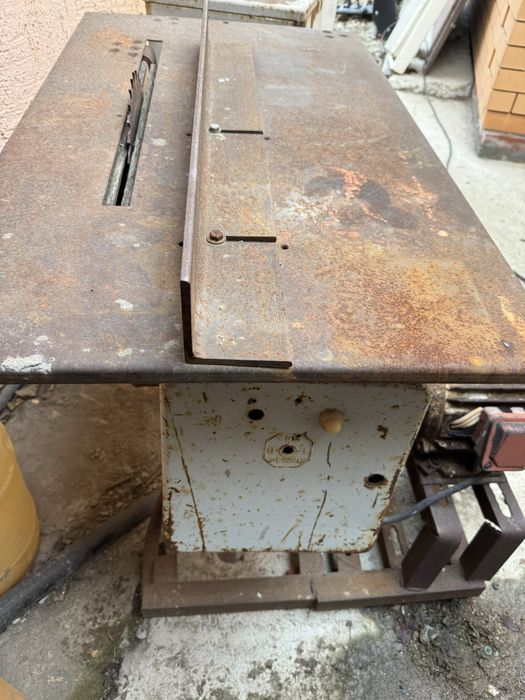 Циркулярный станок фуганка