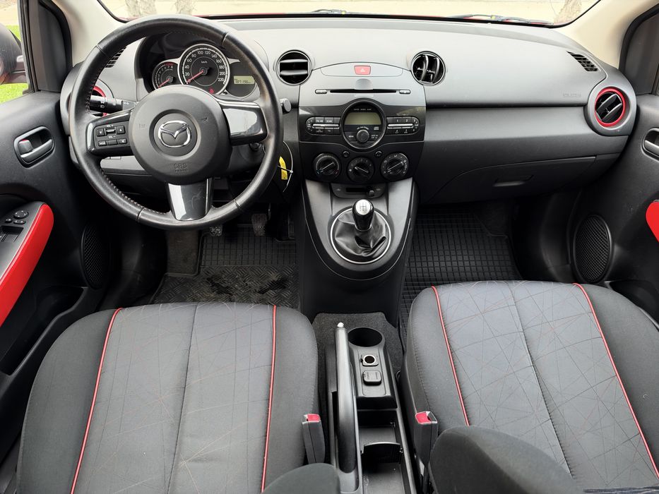 MAZDA 2 2014 — imagine 4