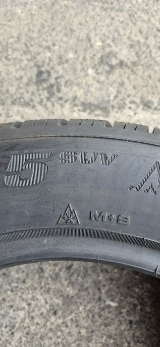 4 anvelope iarna ca si noi Dunlop 235/55/17.Pretul este pe bucata
