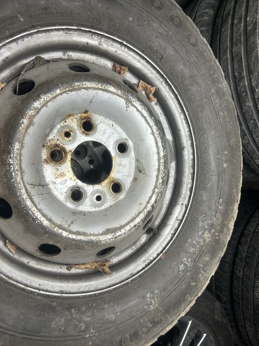 Vand janta cu cauciuc 225 /70 r 15C