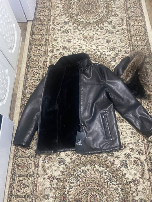 Кожанная куртка с капюшоном