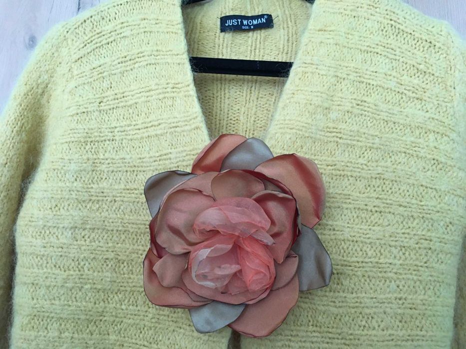 Топла мохерна жилетка - модел тип фрак - промоция