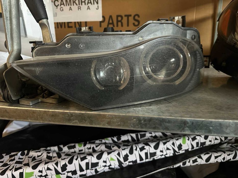 Десен фар за бмв