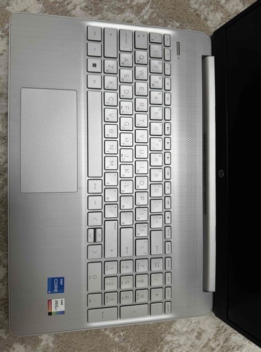 Продам ноутбок hp 15s срочно