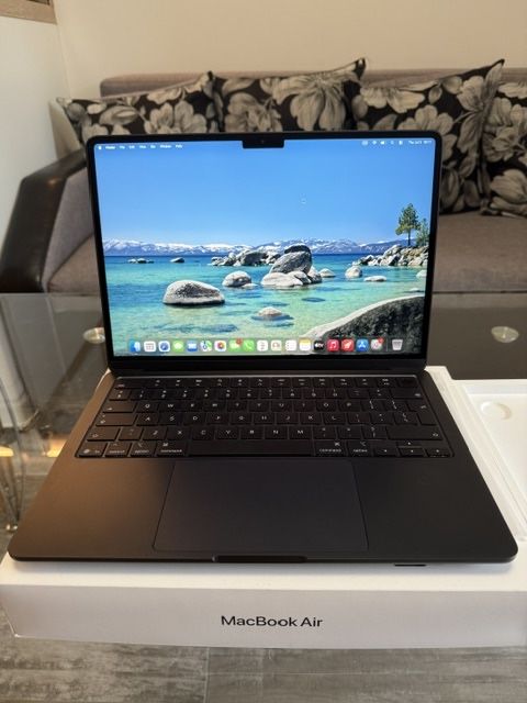 НА 5 ЦИКЪЛА MacBook Air M5 16GB memory, 512GB storage