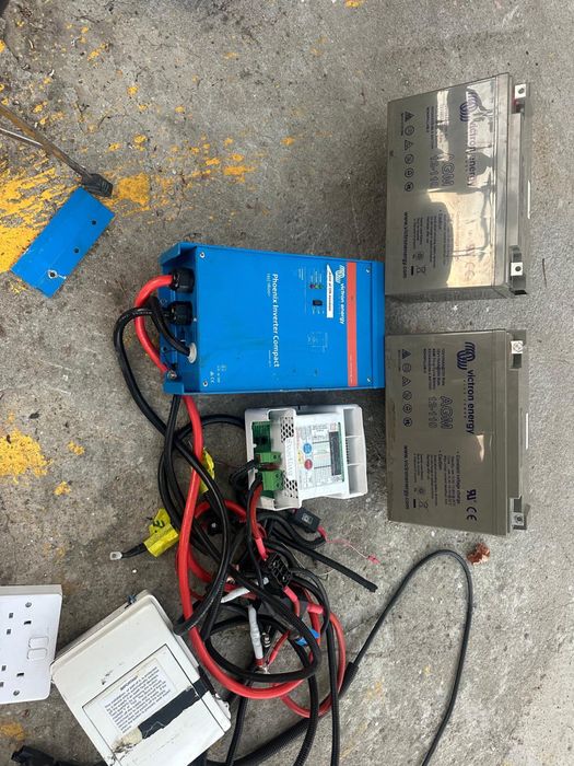 Victron Energy phoenix 230v / 12v 1600va