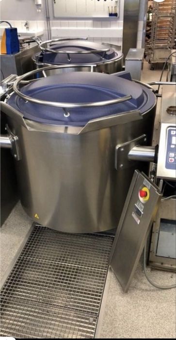 Електропарен казан 300 л 9 бр.