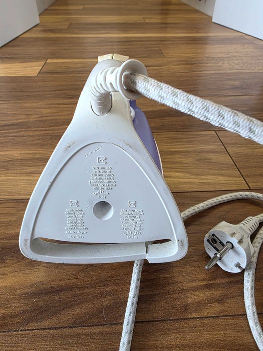 Електрическа ютия TEFAL