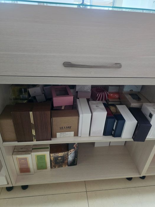 Продам витрины с подстветкой