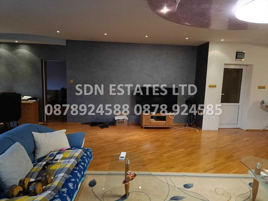 Продава напълно обзаведен етаж от къща в с. Бузовград