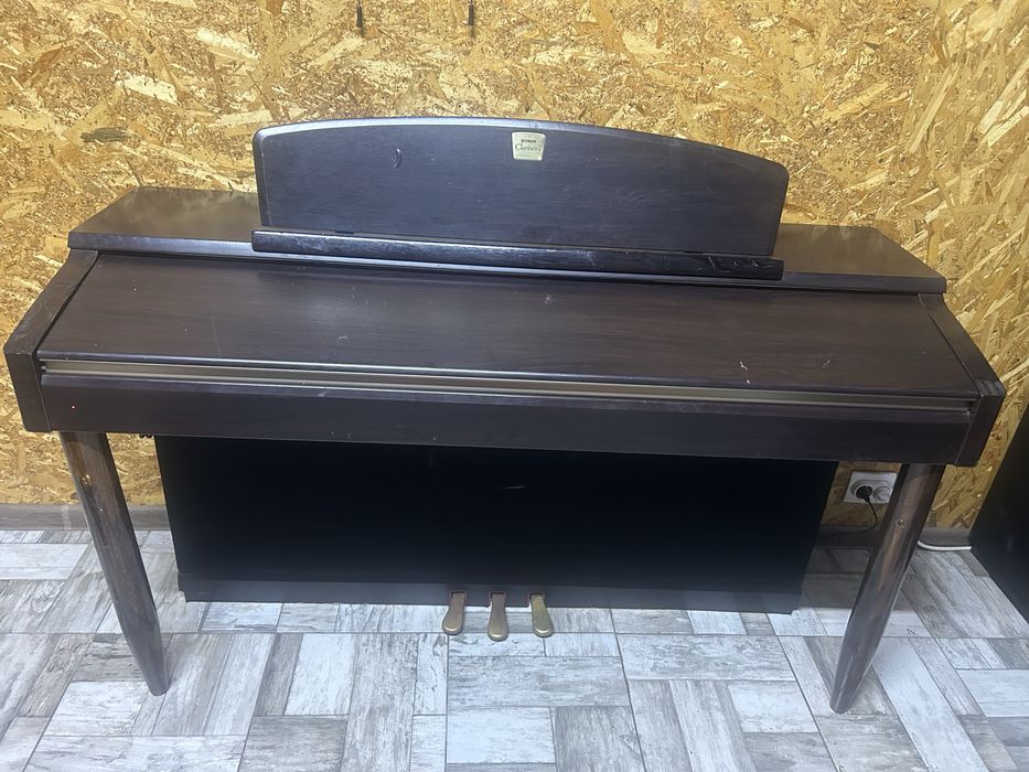 Pian Yamaha Clavinova CLP-170