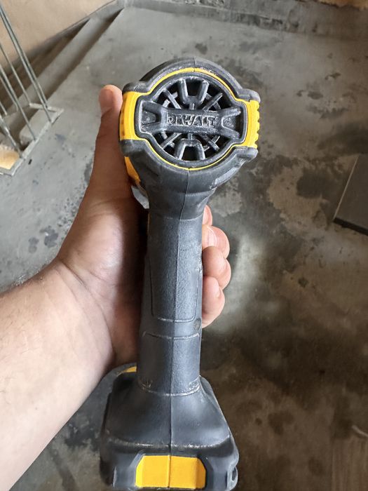 Vand pistol aer cald dewalt dce 530