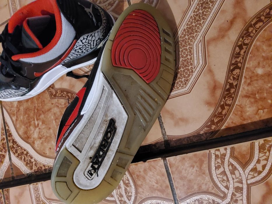 Vând încălțări Nike.