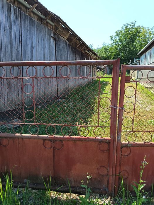 Casa cu 3 camere, bucatarie, baie utilata complet