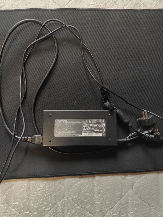 De vanzare diverse:Incarcator laptop,ram,