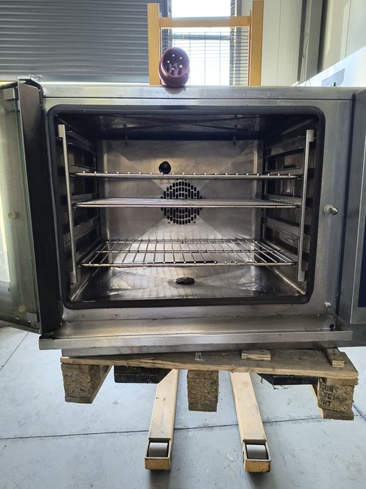 Конвектомат -- 5 тави ; 6 kw.