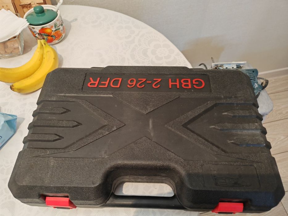 Перфоратор продам 14000