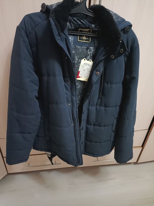 Продам куртку осеннюю