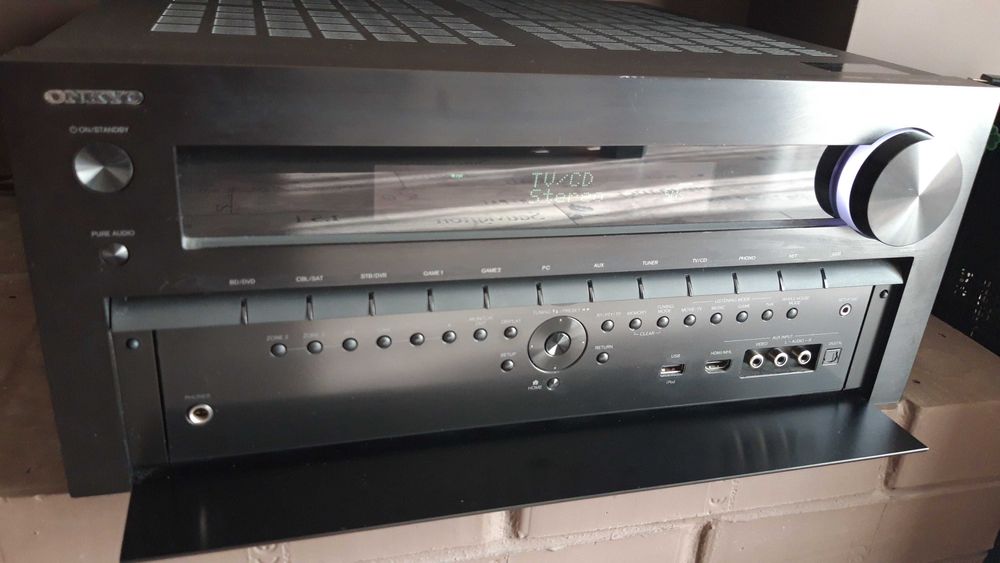 ONKYO TX NR818 усилвател