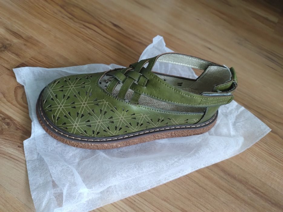 НОВИ Обувки летни - сандали, номер 35,5