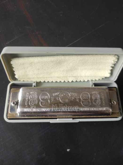 Старинни хармоники Hohner