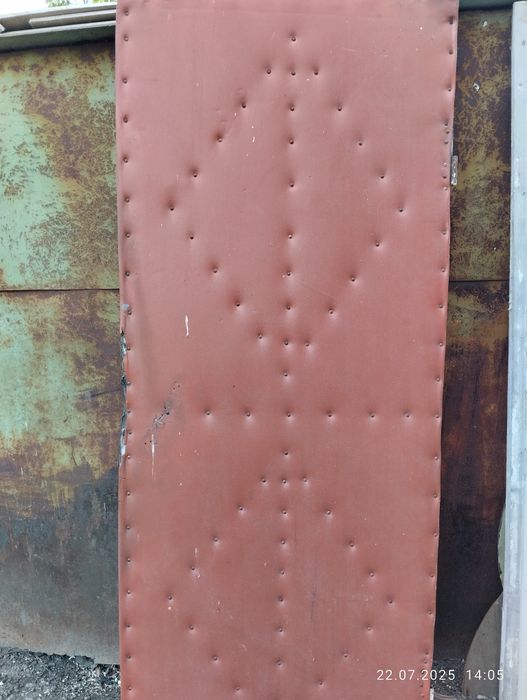 Деревянная дверь