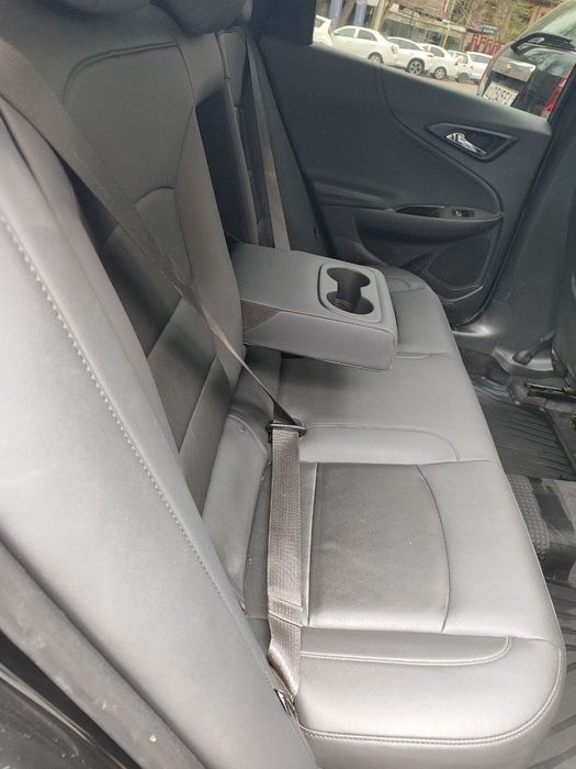 Malibu 2 Turbo primyer qilingan sotiladi qop-qora