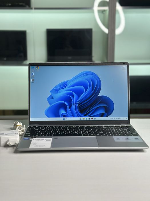 Ноутбук YAMI 16 GB